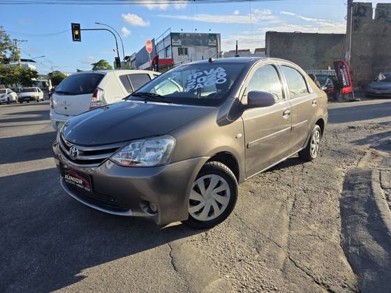 TOYOTA ETIOS 1.5 XS SEDAN 16V FLEX 4P AUTOMÁTICO TOYOTA ETIOS 1.5 XS SEDAN 16V FLEX 4P AUTOMÁTICO